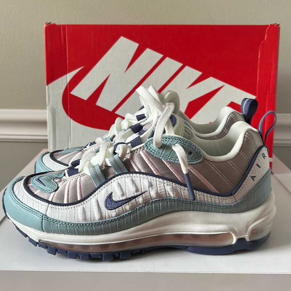 Womens air max 98 size 7.5